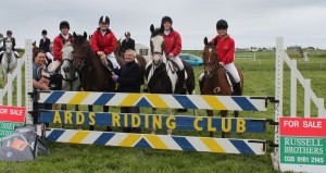 Mossvale Club receiving 1st place prizes from John and Marlene Robinson