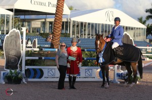 Alvaro de Miranda and AD Uutje in their winning presentation with SSG Riding Gloves representative Jennifer Ward  and ringmaster Gustavo Murcia Photos © Sportfot