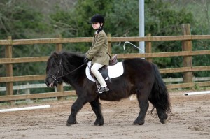 Riding in Class 1 – Zara Woods on Hestigarth JC