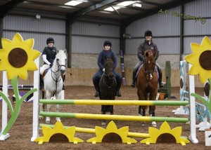 Maximum point winners in the 70cm class, (from left) Aimee Jenkins on Gusty, Aimee Roscoe on Peter and Elaine Morrow on Ardenza Sally photo courtesy of A P Photography.