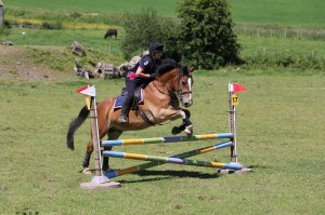 Competing in Class 3 – Victoria Wray on Butterscotch