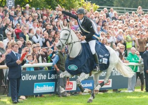 Andrew Nicholson (NZL) and Avebury who have won the Land Rover Burhley Horse Trials, last leg of the FEI Classics™, for the third consecutive time. (Trevor Holt/FEI)
