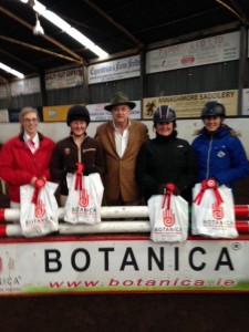 Sean Cooney of BOTANICA presents prizes to winning team Three tubes and a smartie