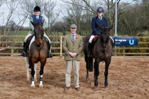 Joint Winners of Class 4, Susie Kinley on Tippy, Judge Michael Smyth, Jenna Crawford on Patchmills KitKat