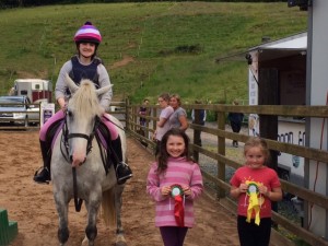 Winners of 50cm class – from left: 2nd Maria Kelly on Silver Bonnie, 1st Chloe Agnew, 3rd Kaitlin Kearns